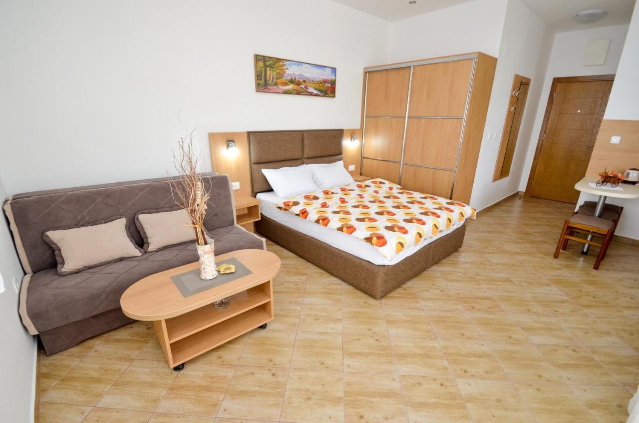 Daire Ivanovic Budva